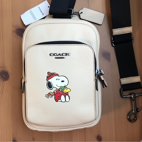 🐶 Coach X Peanuts Track Pack 14 With Snoopy Motif - Picture 5 of 13